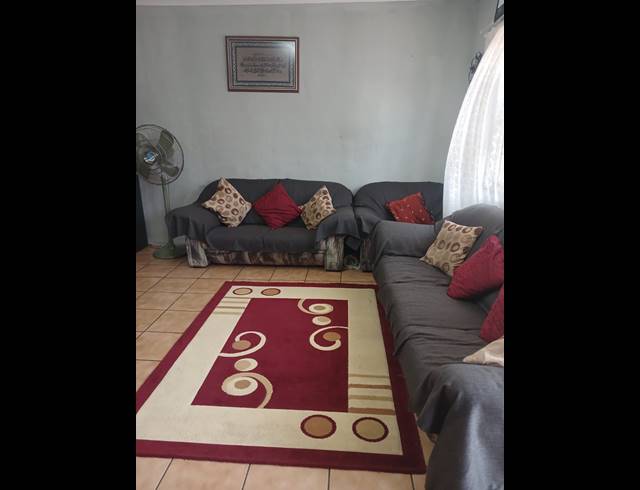 3 BEDROOM FREEHOLD FOR SALE IN PARADISE